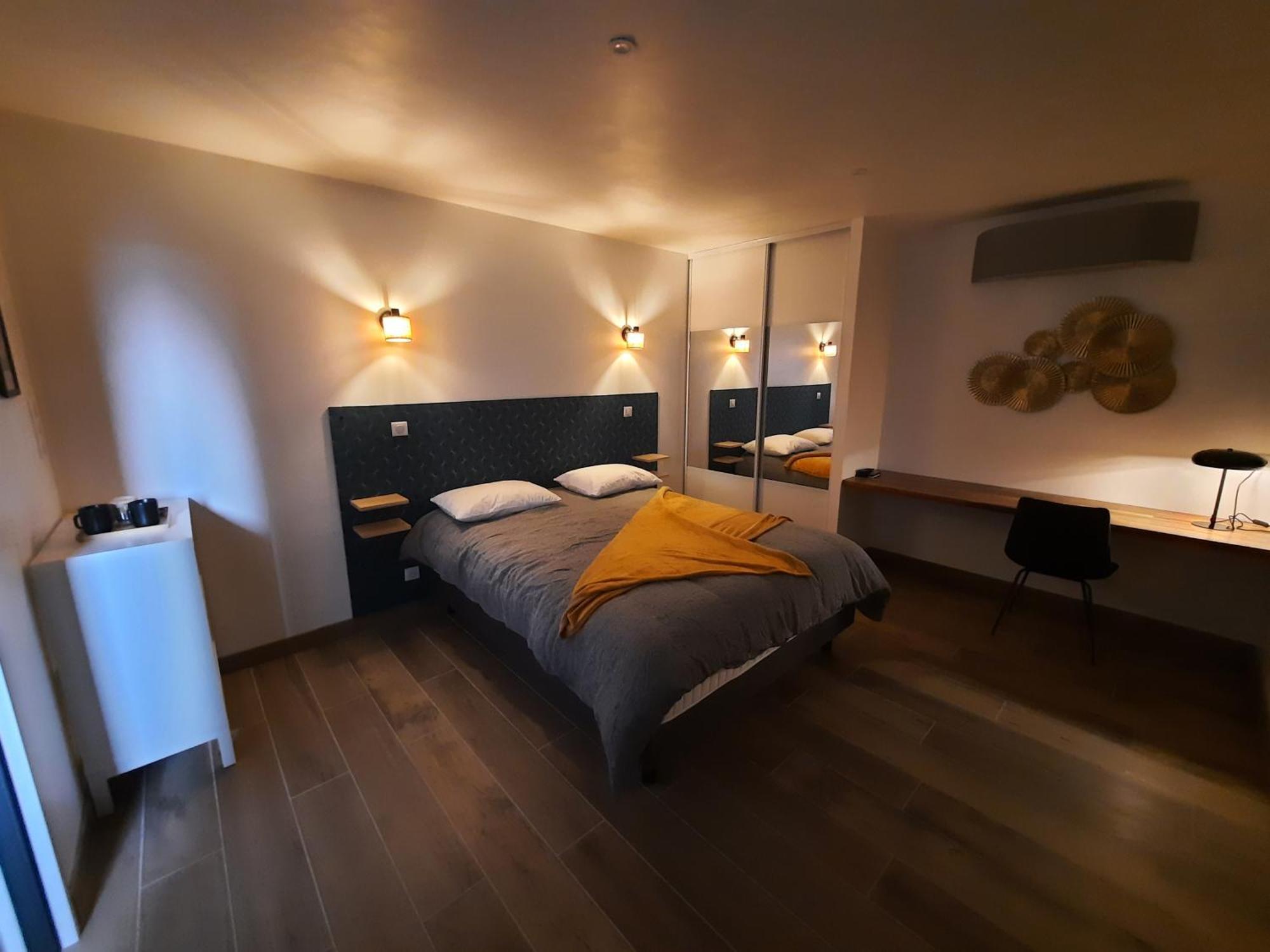 Petit Coin De Paradis, Calme Et Confort Garantie ! Chambre Independante Dans Une Dependance ! Montauban Luaran gambar