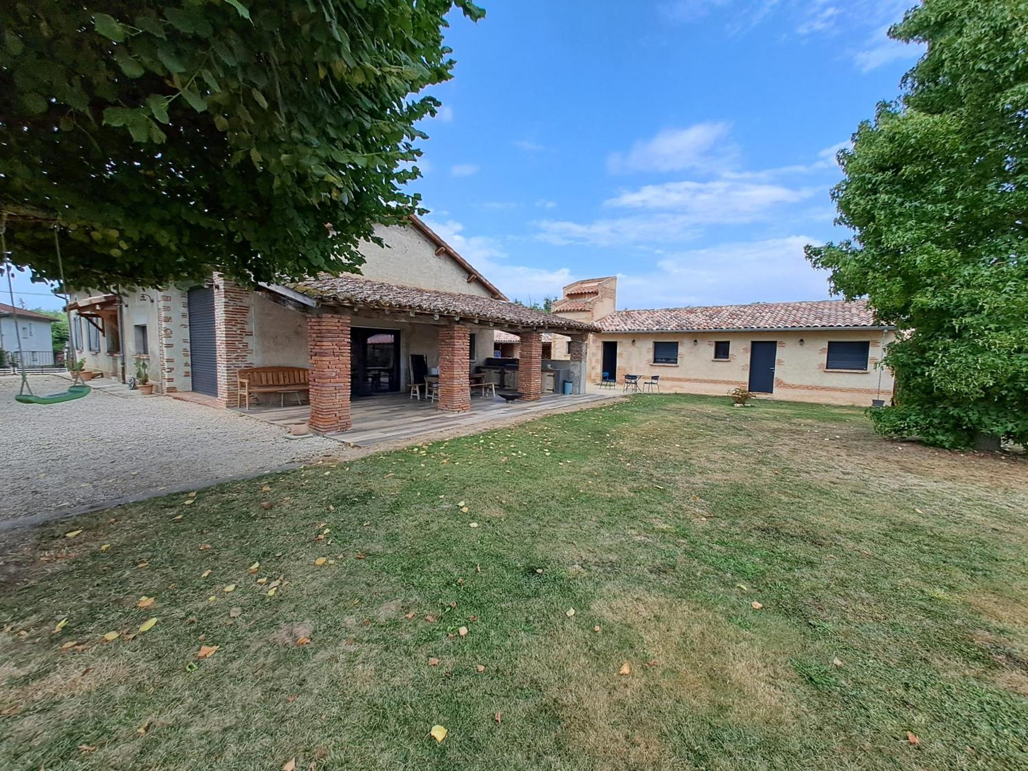 Petit Coin De Paradis, Calme Et Confort Garantie ! Chambre Independante Dans Une Dependance ! Montauban Luaran gambar